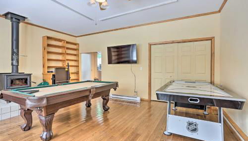 Large Greeley House with 2 Game Rooms and Yard! - Foto 2