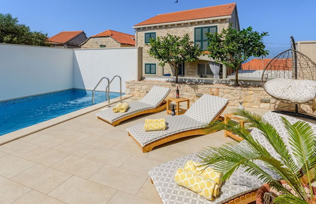 Villa Stone Pearl - Two Bedroom Holiday House With Pool - Foto 38