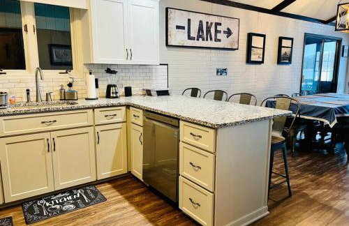 Lakeside Oasis with Kayaks, Hot Tub, & Fire Pit - Foto 24