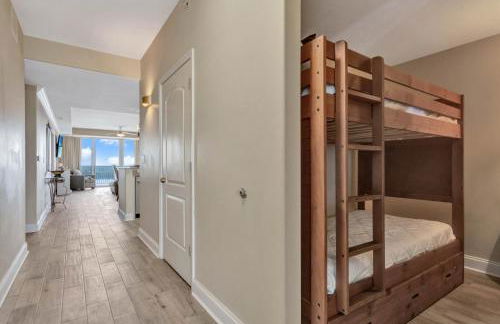 Sunshine Oasis - Orlando Lakefront Luxury - Photo 18