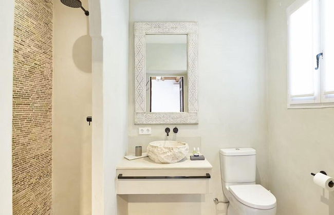 Hillside Villa With Sea-views - Photo 26