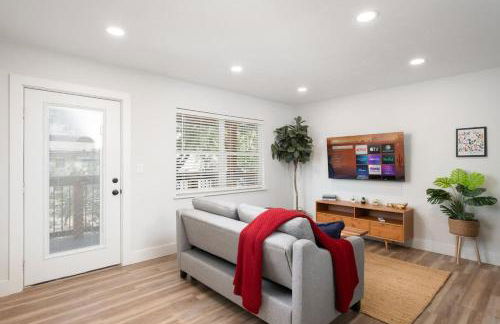 Serene Place Walk to UF Stadium Near Shands & Downtown - Photo 15