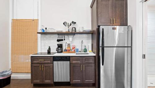 1BR with Parking - Walk to Convention Center & Stadiums - Foto 2