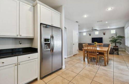 Tampa Private Large House, Game Room & Backyard - Sleeps 12, 4bdr, 3bth, Quiet Community, Near Everything in Tampa & St Pete - Foto 41