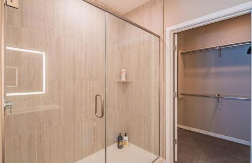 Spacious 2BR Uptown Biltmore Gym Pool Parking WD - Foto 47