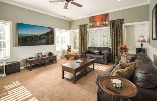 Mountain Retreat with Hot Tub, Game Room and Views - Foto 16