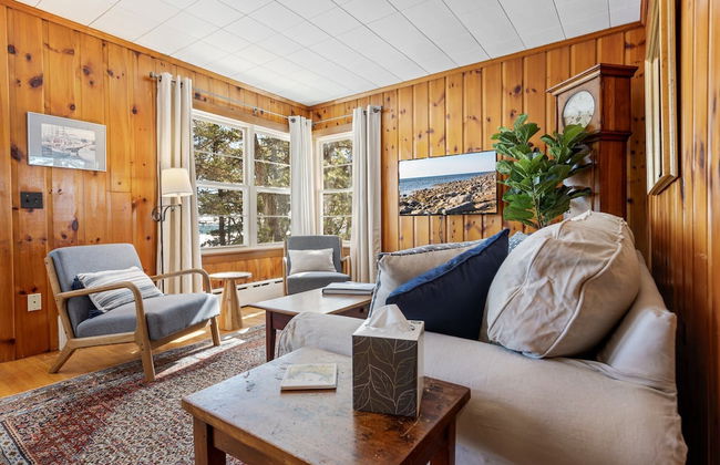 Bayview Beach Cottage For 4! - Photo 24