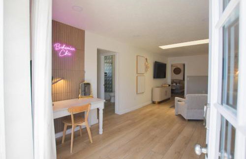 Bohemian ChiC SpaCation-Private HotTub-Close to Downtown-No Pet Fee! - Foto 7