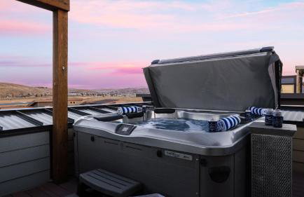 Rooftop Deck w Hot Tub Near Dining Ski Slopes The Lookout by AvantStay - Photo 24