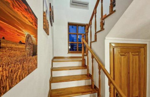 Lovely Home In Gospic With Wifi - Photo 14