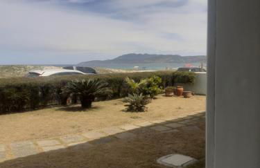 Apto Pé na Areia - Wi-Fi Gratuito - Tranquilidade à beira mar - Foto 12