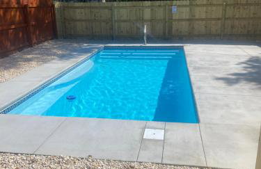 Beach Lovin/sleeps 10/2 blocks to beach/pets ok - Foto 1