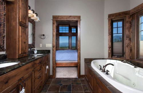 Amazing Log Cabin Rental with Pool Table in the Mountains in West Glacier, Montana - Foto 26