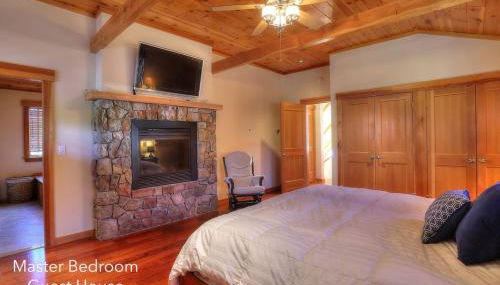 Gingerbread House on Mooselookmeguntic Lake - Photo 2