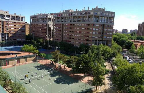 Valencia las Artes y Ciencias + Garaje + Netflix - Photo 16