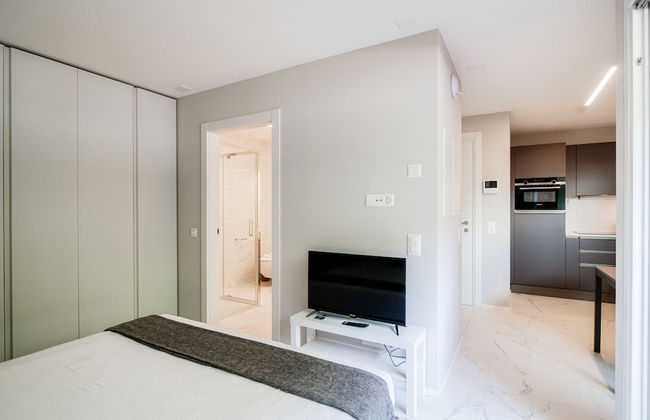 Locarno Studio Apartments - Photo 35