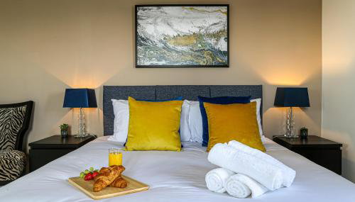 Premium 4 large double bed townhouse in Bicester, next to Bicester Village - Foto 1