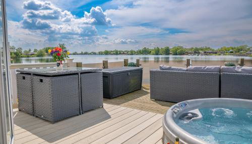 Lake View with Private Hot Tub at Tattershall Lakes - Foto 3