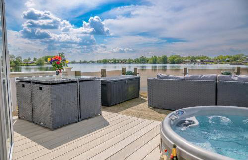 Lake View with Private Hot Tub at Tattershall Lakes - Foto 3