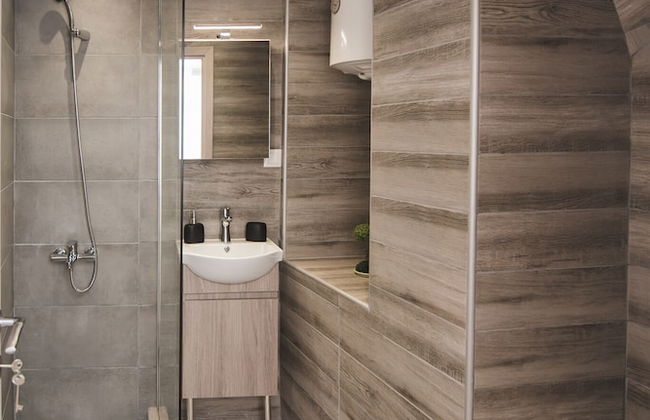 Contemporary Studios Historic Center - Photo 24