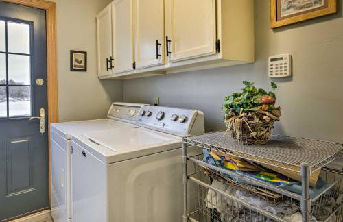 Lake Nokomis Escape with Dock and Beach Access - Foto 27