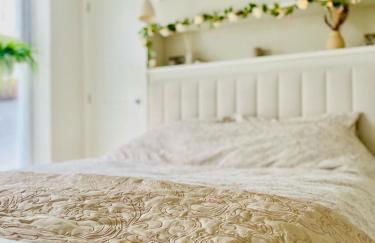 Sun Set House With Hot Tub - Photo 22