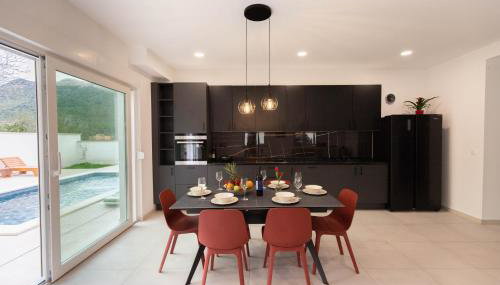 House Bartulovic - Jan Apartment with a pool - Photo 3