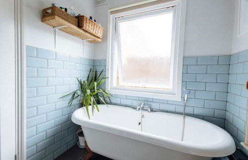 Unique private apartment w/ Easy access to Central London - Foto 7