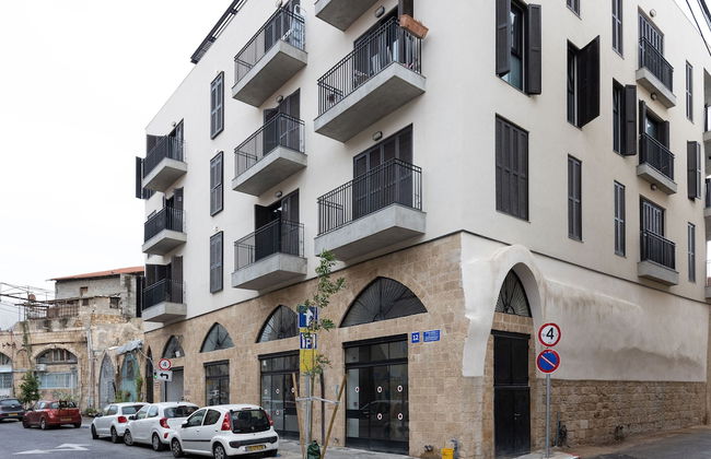 Elegant 2BD Apartment in Jaffa Area - Photo 31