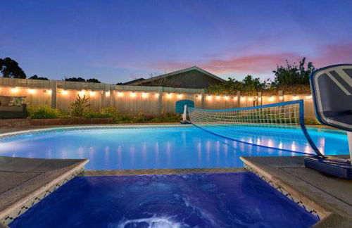 Majestic Lux Home with Heated Pool and Spa! - Foto 26