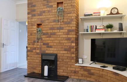 Lovely 5 Bedroom Home w Garden near Northampton - Photo 42