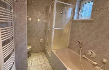 Ferienhaus für Familientreffen mit großem Garten, Parkplätzen - Foto 22