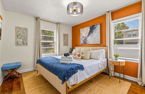 Sunny Citrus Escape Min to Midtown & Dog-Friendly - Foto 13