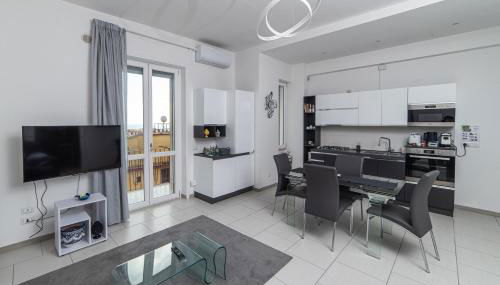 Luxury Seaview Apartment with Lift & Parking in Salerno City Center - Maison Dorotea - Photo 2, stove, dishwasher, toaster