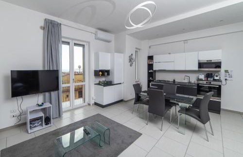 Luxury Seaview Apartment with Lift & Parking in Salerno City Center - Maison Dorotea - Photo 2