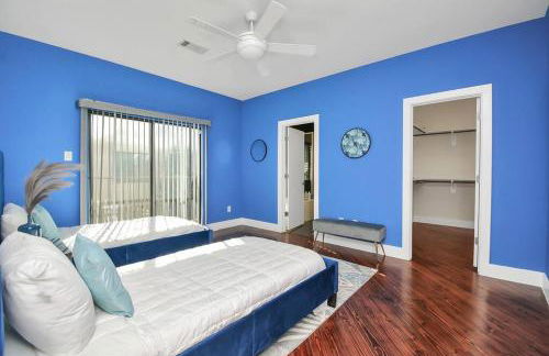 3BR/3.5BA Three Story East Downtown TownHouse with view - Photo 5