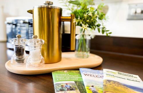 Cosy 4 Bedroom Town House with Mountain views, Private garden and ease of access into Abergavenny - Foto 24