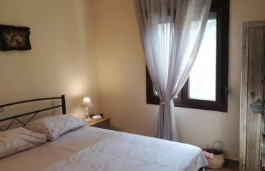 John and Tania's Garden - Photo 1