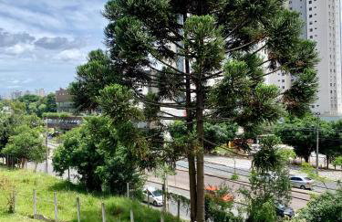 205- Apartamento 1 quarto suite, Encantador, amplo e decorado, mobiliario moderno, cozinha completa com utensílios , Excelente vista da cidade e localização privelegiada no bairro Bigorrilho , - Photo 47