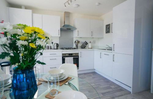 Premium Central 2 Bedroom Apartment Near Station with 2 Parking Spaces - Foto 2