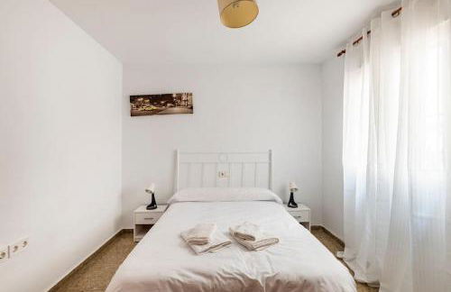 Amplio piso con 4 habitaciones para disfrutar de Málaga con parking gratuito - Photo 27