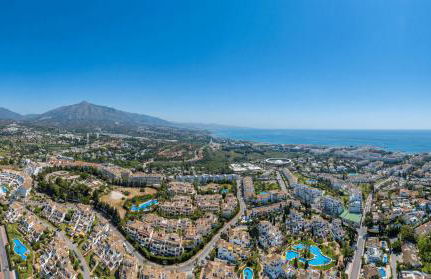 VACATION MARBELLA I Private HEATED Swimming pool, Walking distance to Puerto Banus, Security 24-7, BBQ, WiFi - Foto 65