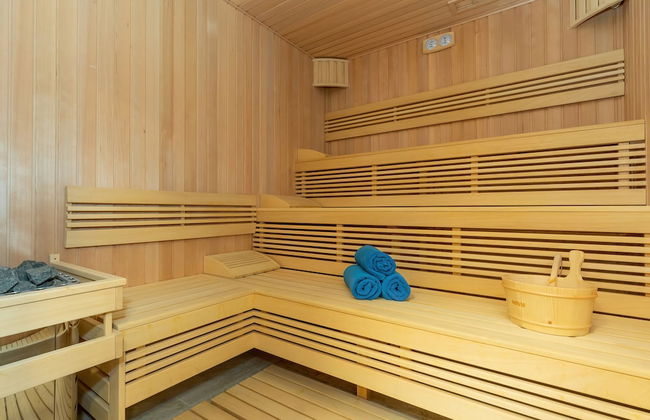 Aquamarina Onyx Apartments by Renters - Photo 40