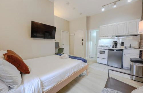 Delightful Back Bay Studio - Photo 2