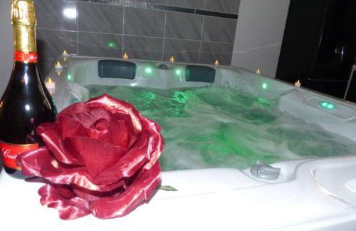 Nuit romantique avec Jacuzzi SPA privatif proche TOULOUSE - Foto 20
