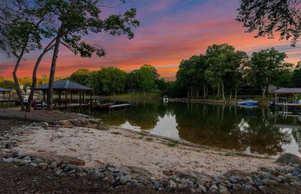 Black Bear Lodge by Avantstay Lakefront, Dock, Pool, Theater Sleeps 20+ - Foto 154