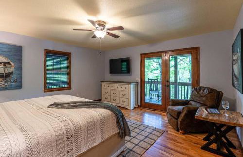 Lakefront Point Retreat on Nantahala Lake with Dock - Foto 27