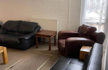 Spacious, Sleeps 18, 3 Bathrooms, Parking, Park, Mansfield - Foto 9