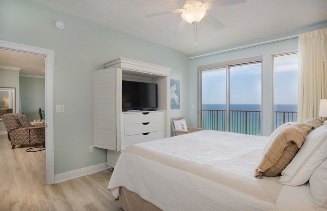 Wondrous Oceanfront Condo with Free Poolside WiFi - Unit 1105 by RedAwning - Foto 6