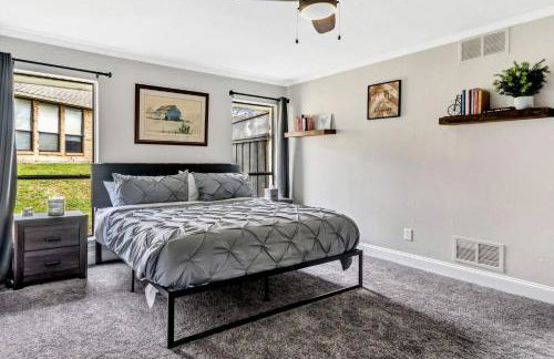 Jacuzzi Lakefront Home w/ Game room+play structure - Foto 11